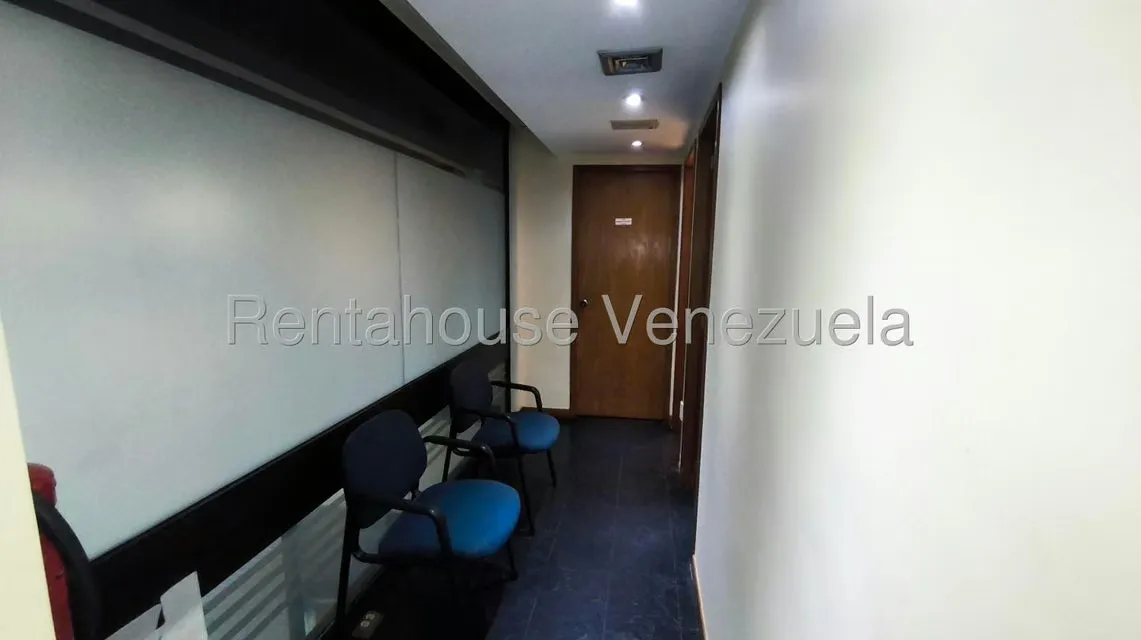Oficina en Alquiler en Prados del Este, Distrito Metropolitano - 12