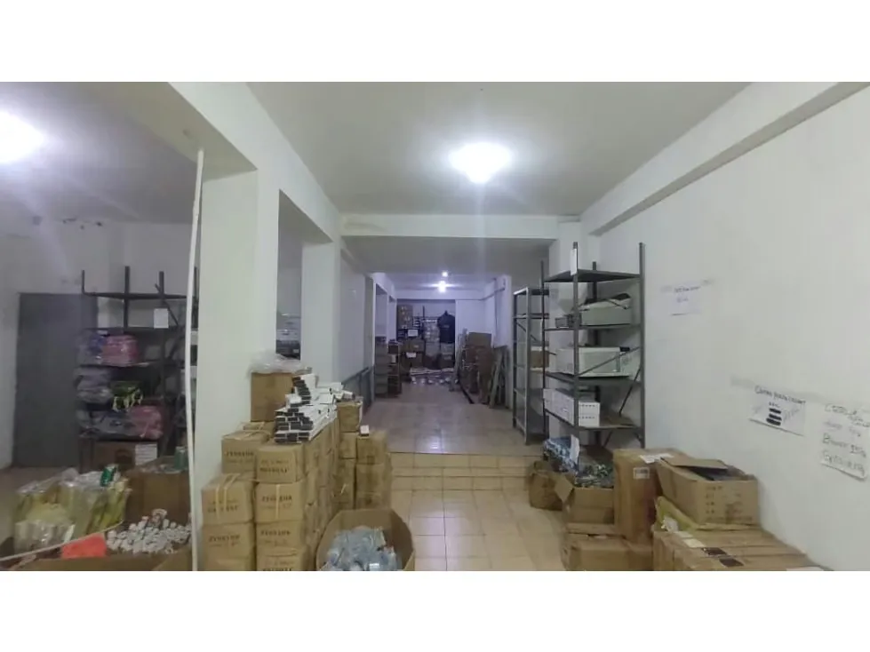 LOCAL COMERCIAL EN VENTA AV URDANETA - 13
