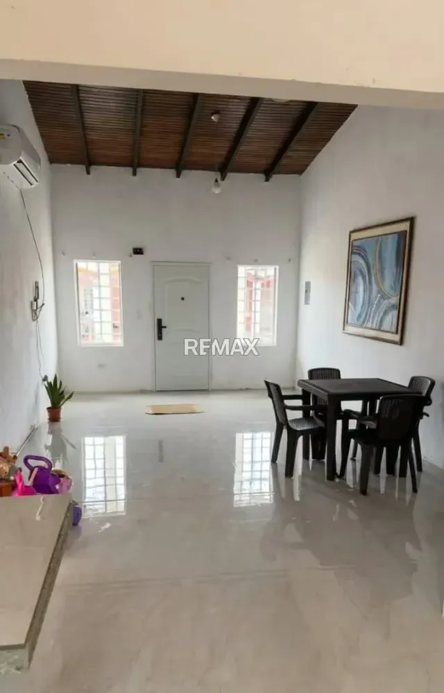 En Venta Casa en Urbanización Valle de Luna, Tipuro - 2