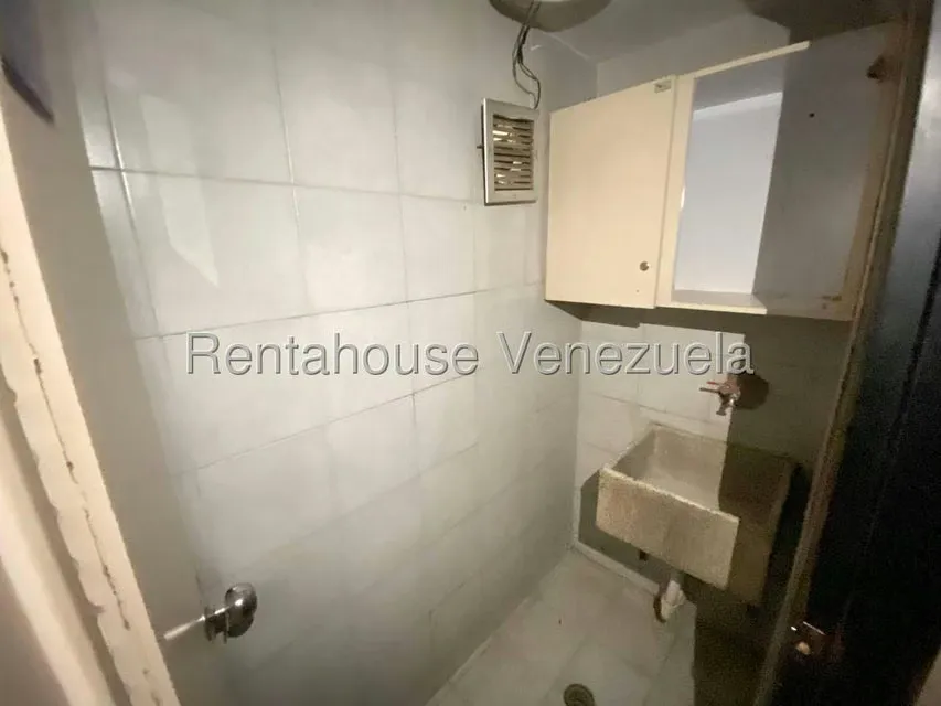 Local Comercial en Alquiler en Avenida El Milagro, Zulia - 11