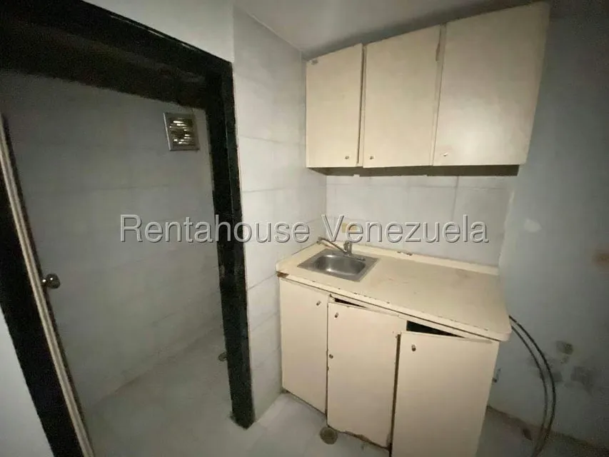 Local Comercial en Alquiler en Avenida El Milagro, Zulia - 12