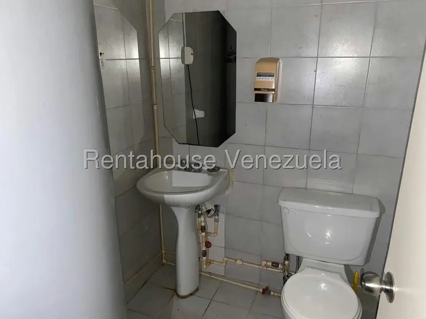 Local Comercial en Alquiler en Avenida El Milagro, Zulia - 13