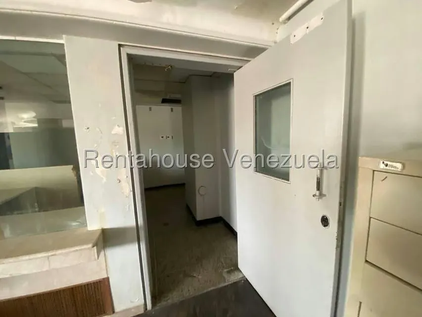 Local Comercial en Alquiler en Avenida El Milagro, Zulia - 15