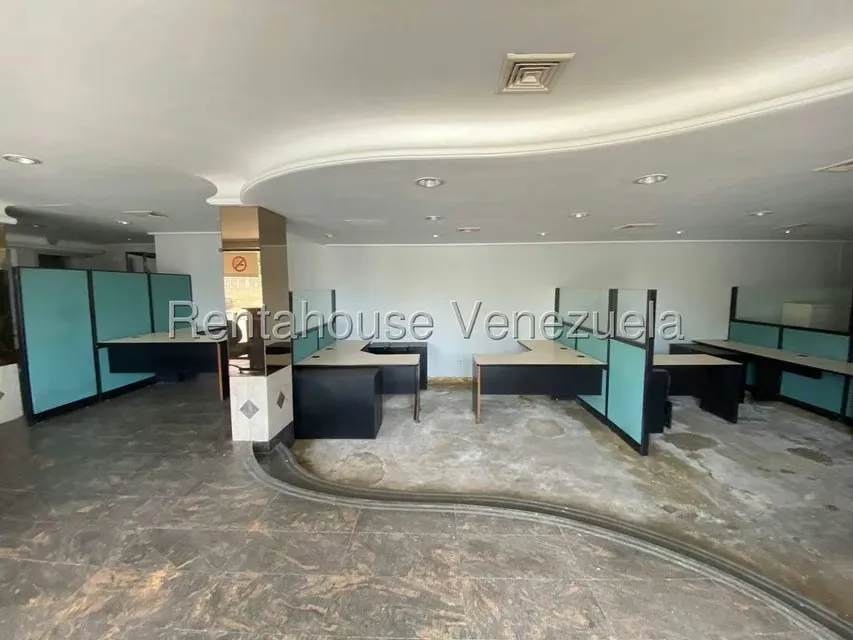 Local Comercial en Alquiler en Avenida El Milagro, Zulia - 8
