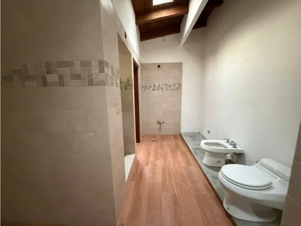 Se vende casa 400m2 Oripoto 4730 - 9