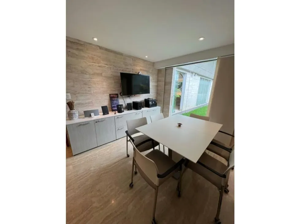 Se Vende PB 350m2 4h/6b/5p Los Palos Grandes 9177 - 7