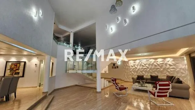 Venta Casa de Lujo en Altos de Guataparo - 2