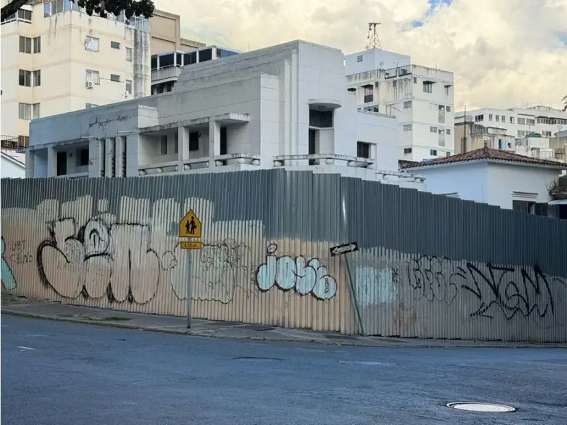 Vendo fondo de comercio 850m2 Las Palmas 8838