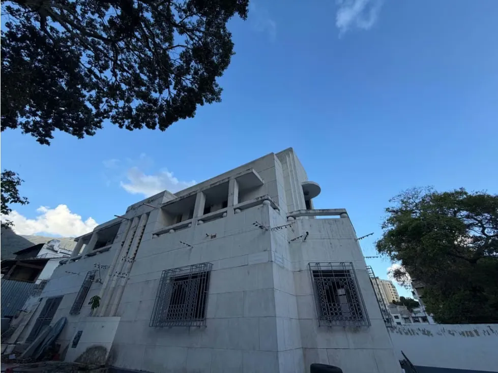 Vendo fondo de comercio 850m2 Las Palmas 8838 - 12