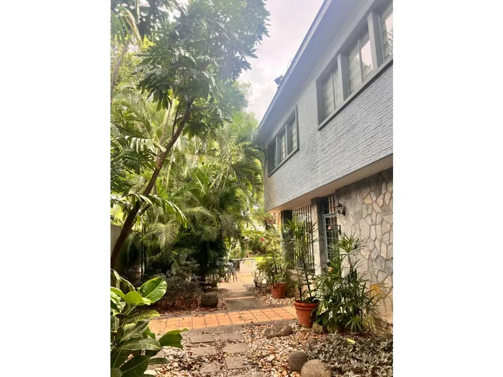 Venta/La Floresta/1780 mts/2terrenos casas a remodelar/Permiso 4casas - 3