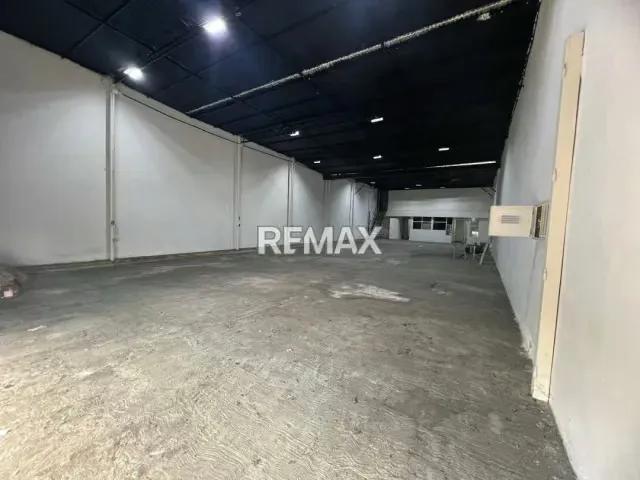 Se Vende Galpón en la Avenida Bolivar Oeste - 5