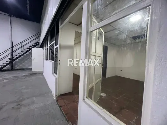 Se Vende Galpón en la Avenida Bolivar Oeste - 6