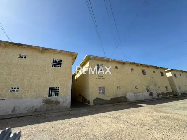 Apartamento en Alquiler, Urb San Rafael, vía judibana, Conjunto cerrado, municipio los taques - 3