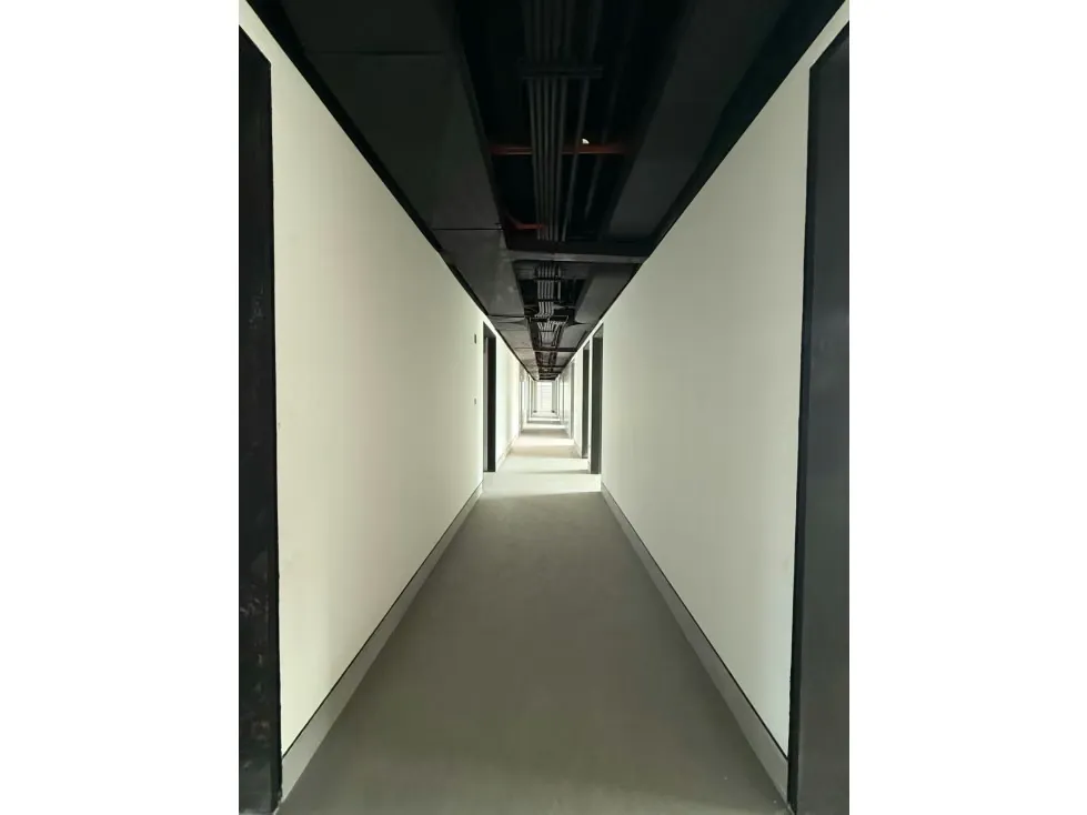 Vendo oficina financiada 60m2 Torre Nest Las Mercedes 6737 - 11