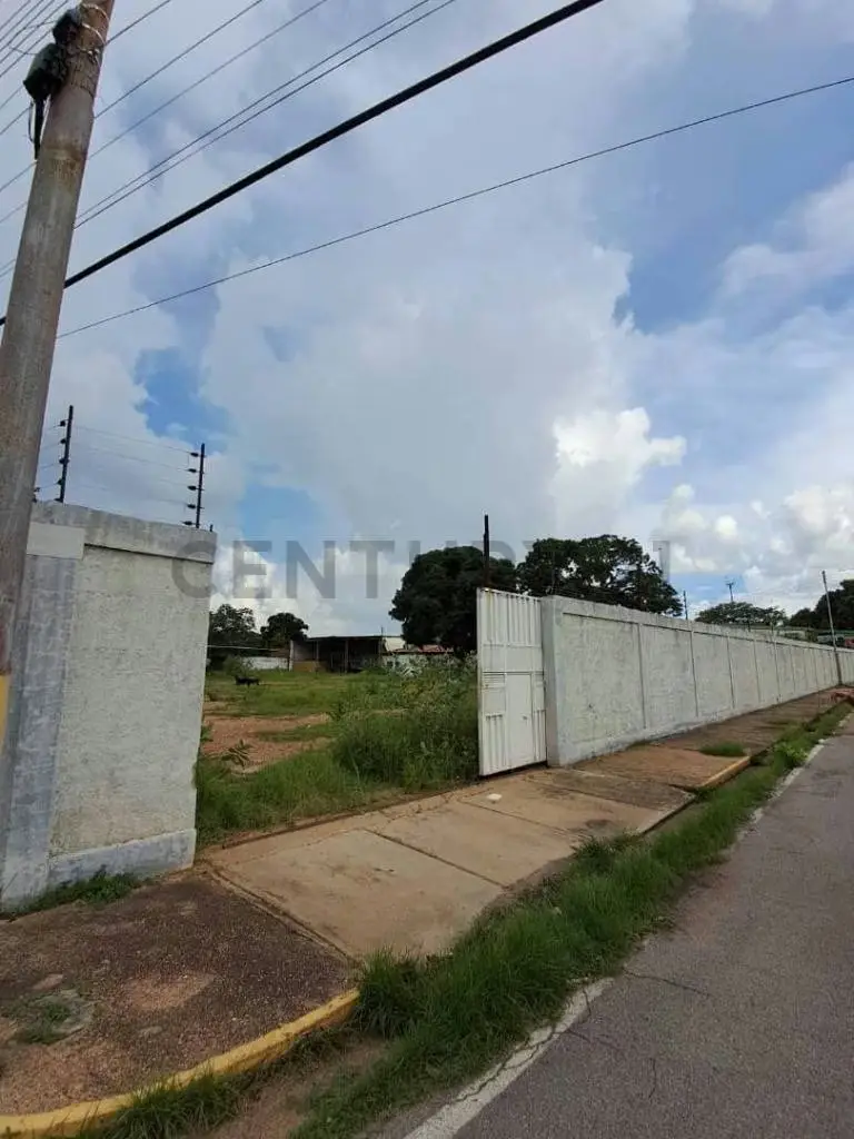 Galpon con terreno en venta en la calle apure ideal para empresas