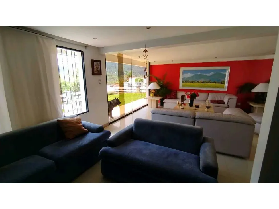 Casa en venta Urb El Placer 5h/6b/3p piscina - 3