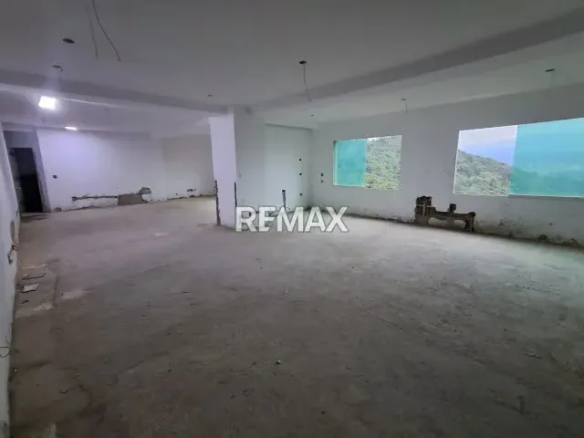 Venta Planta Baja 217 m2 en obra Gris con Vista urb. Solar El Hatillo - 2