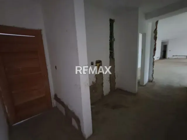 Venta Planta Baja 217 m2 en obra Gris con Vista urb. Solar El Hatillo - 8