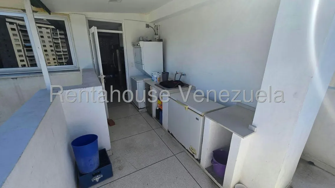 Apartamento (Duplex) en Venta en Colinas de Bello Monte, Distrito Metropolitano - 16
