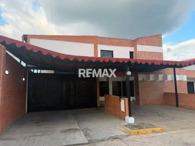 En venta townhouse en Manantial Dorado san diego