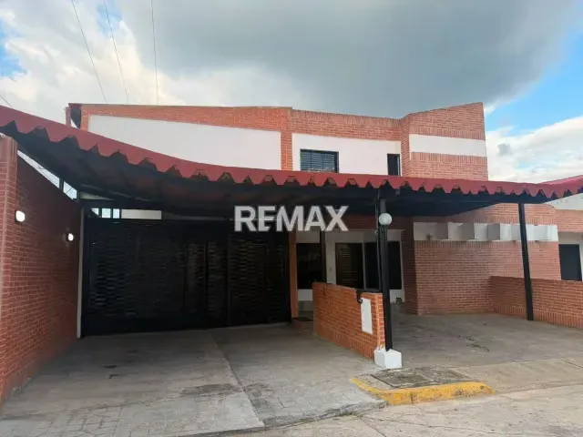 En venta townhouse en Manantial Dorado san diego - 2