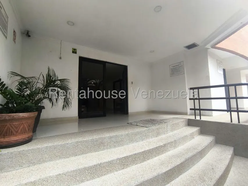 Apartamento (1 Nivel) en Alquiler en La Trigaleña, Carabobo - 2
