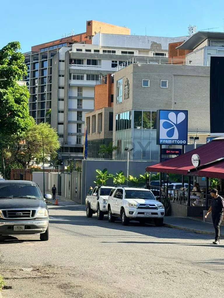 ALQUILER APTO. EN ALTAMIRA, CHACAO, CARACAS. - 3