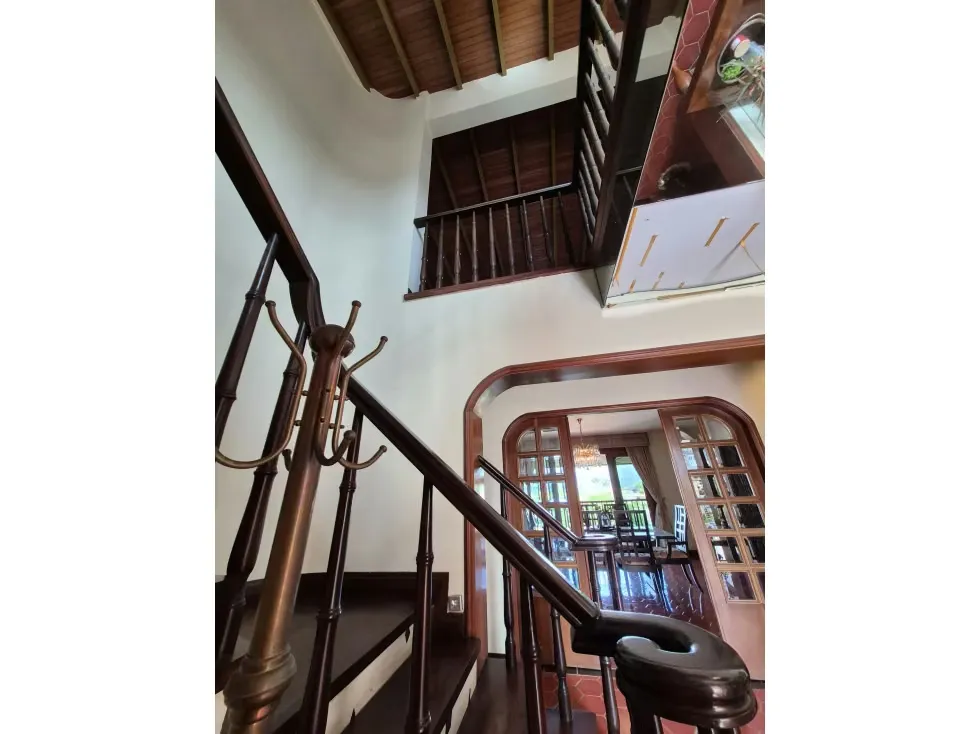 Vendo casa 550m2 Cumbres de Curumo 8930 - 8