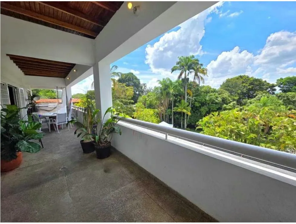 Vendo casa duplex 647m2 Country Club 4516