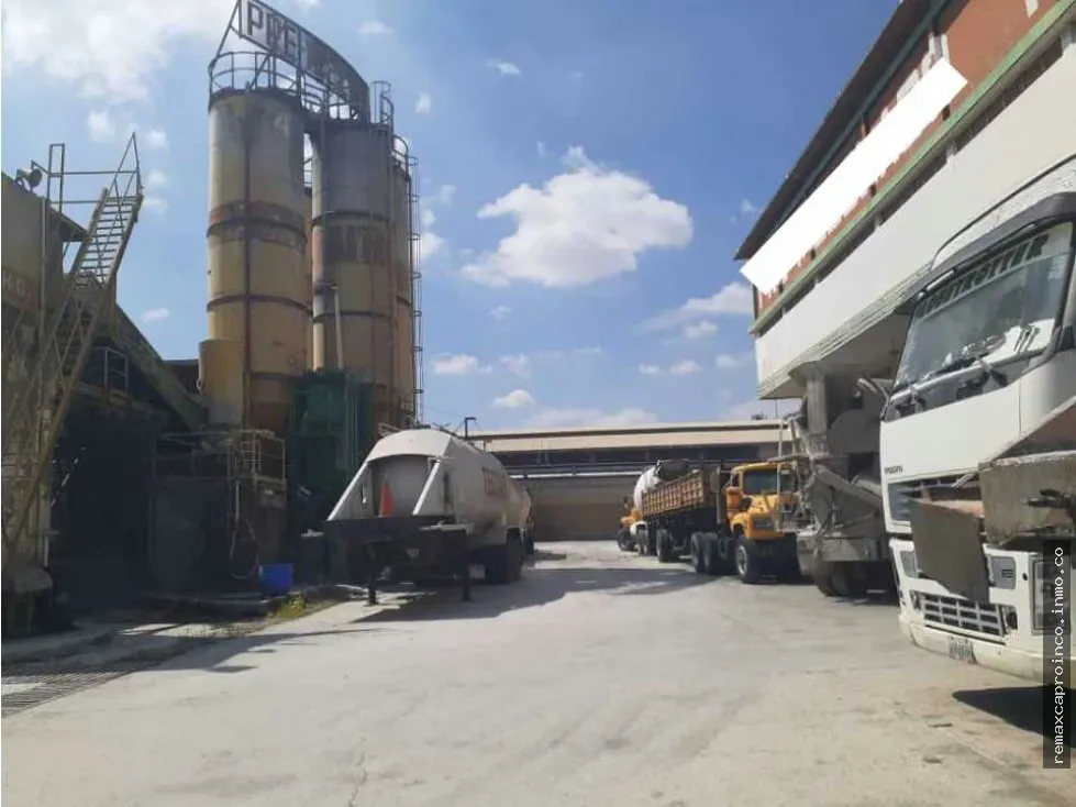 En Venta Galpón con Fondo de Comercio Zona Ind. Castillito C-3459726 - 3