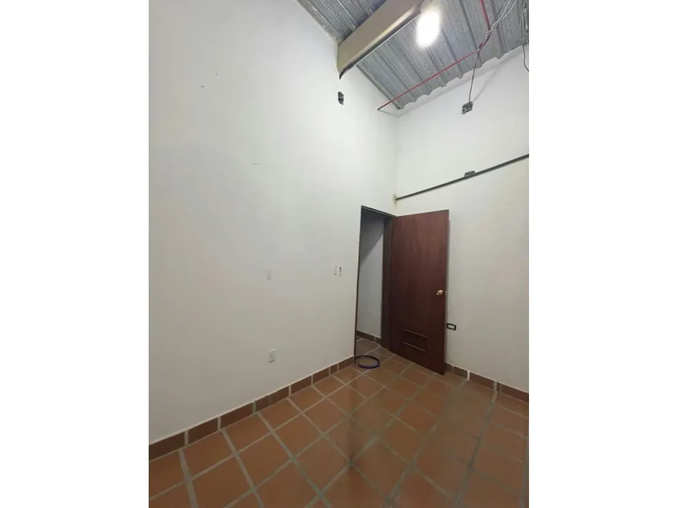 Local en alquiler 540m², Zona colonial Petare - 5