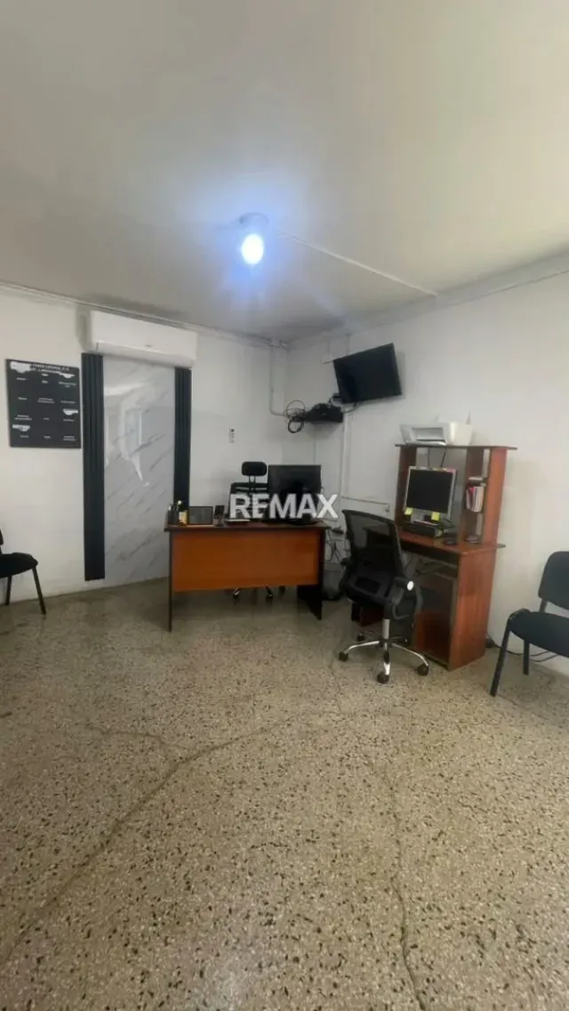 En Alquiler Casa Comercial Listo para operar y hacer Crecer tu Negocio en el Obelisco - 4
