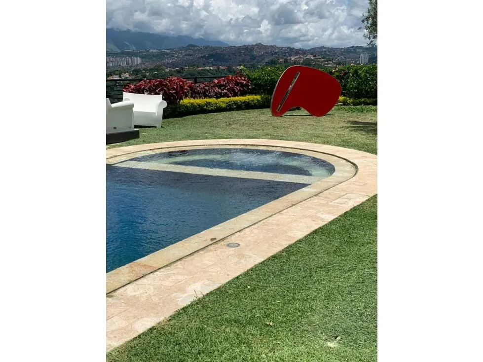 Se vende casa 780m2 7h/7b/8p Cerro Verde 6472 - 12