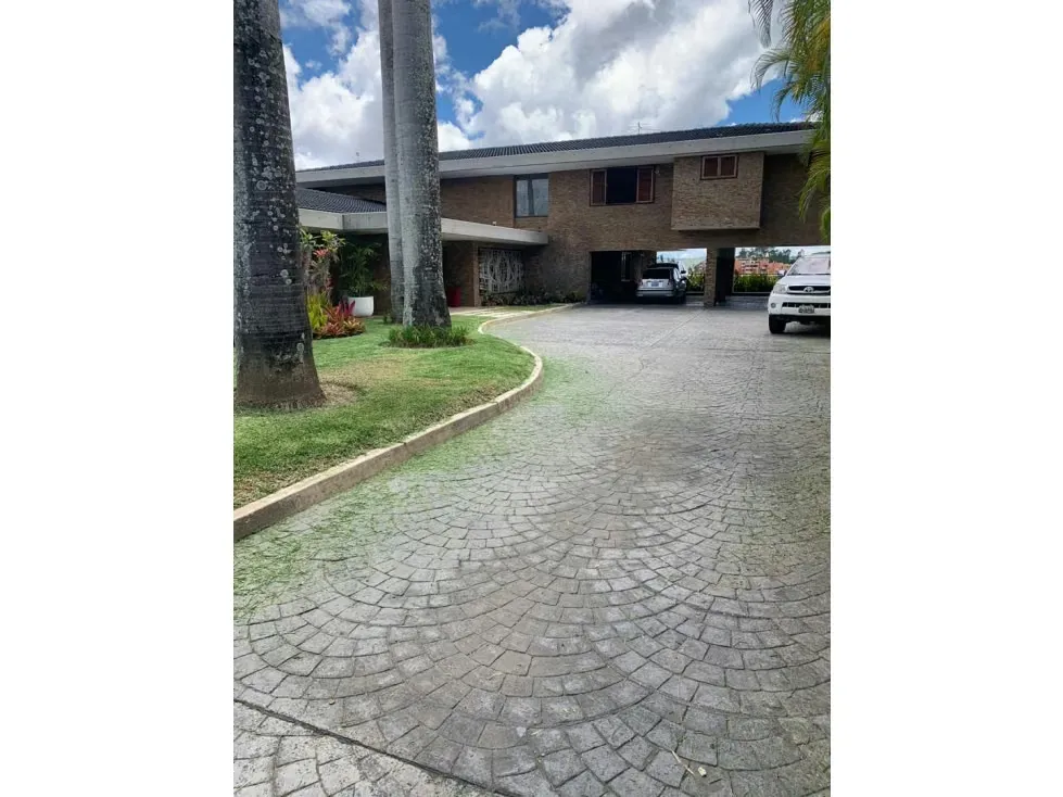 Se vende casa 780m2 7h/7b/8p Cerro Verde 6472 - 8