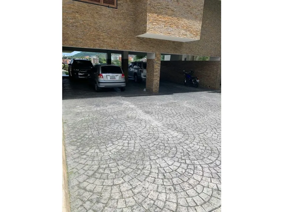 Se vende casa 780m2 7h/7b/8p Cerro Verde 6472 - 9