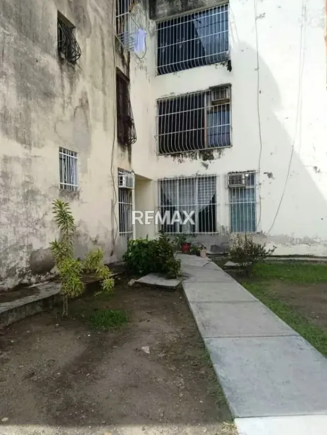 En Alquiler apartamento en Valle de oro flor amarillo