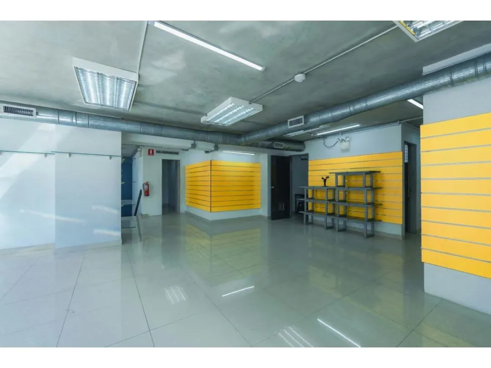 Local Comercial en venta de alto impacto. Av Francisco de Miranda - 16