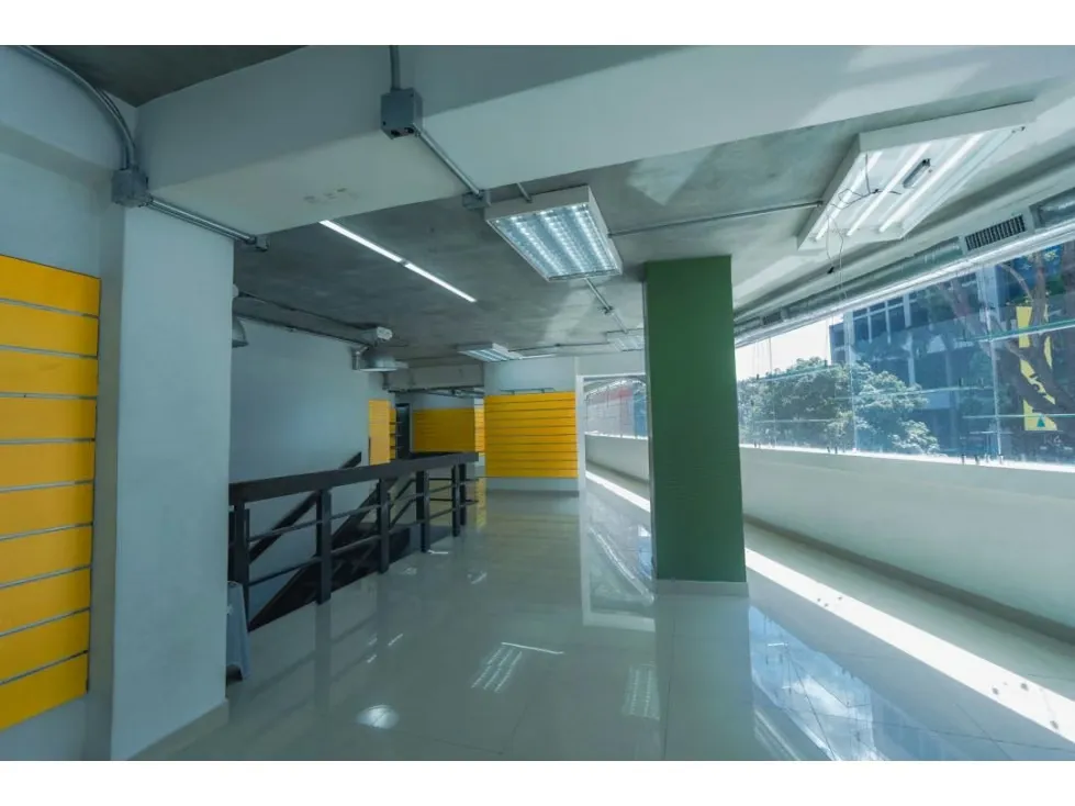 Local Comercial en venta de alto impacto. Av Francisco de Miranda - 22