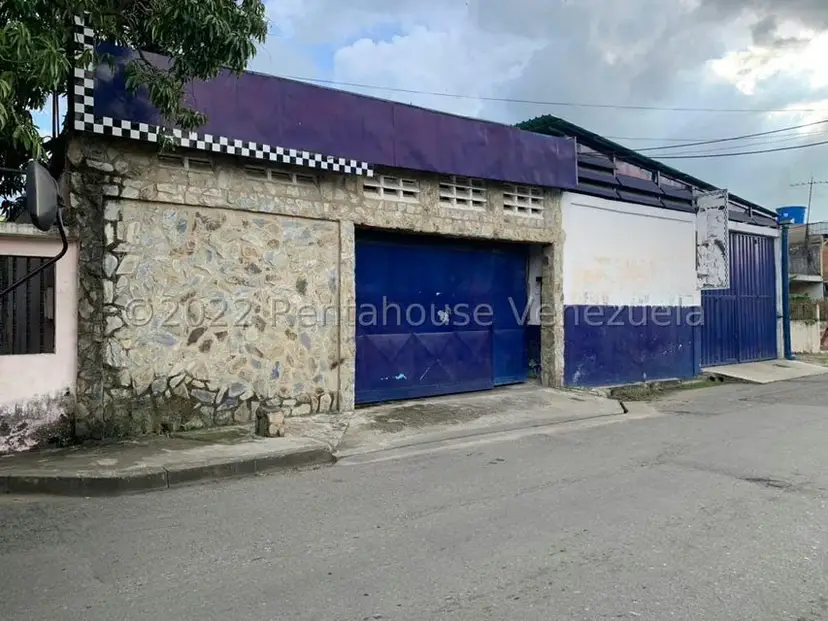 Comercial (Galpon - Deposito) en Venta en Centro, Aragua