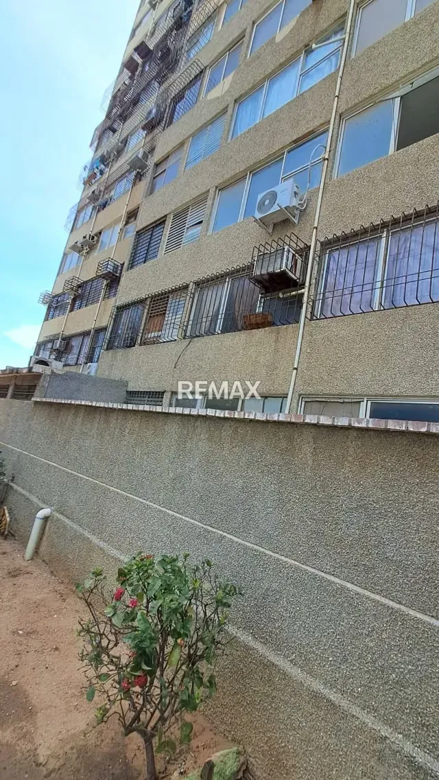 Apartamento en Residencias Las Aves, zona norte.