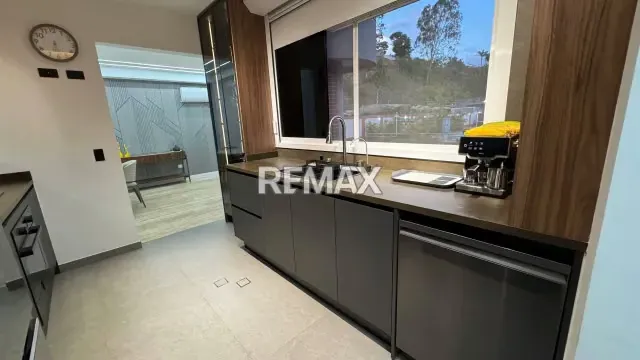 Apartamento en venta en Lomas del Sol - 5