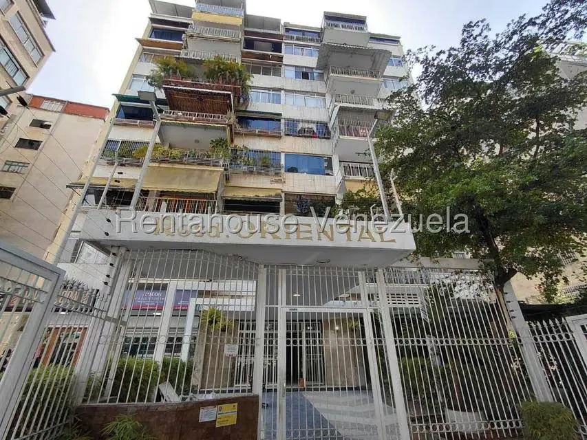 Apartamento (1 Nivel) en Alquiler en Los Palos Grandes, Distrito Metropolitano