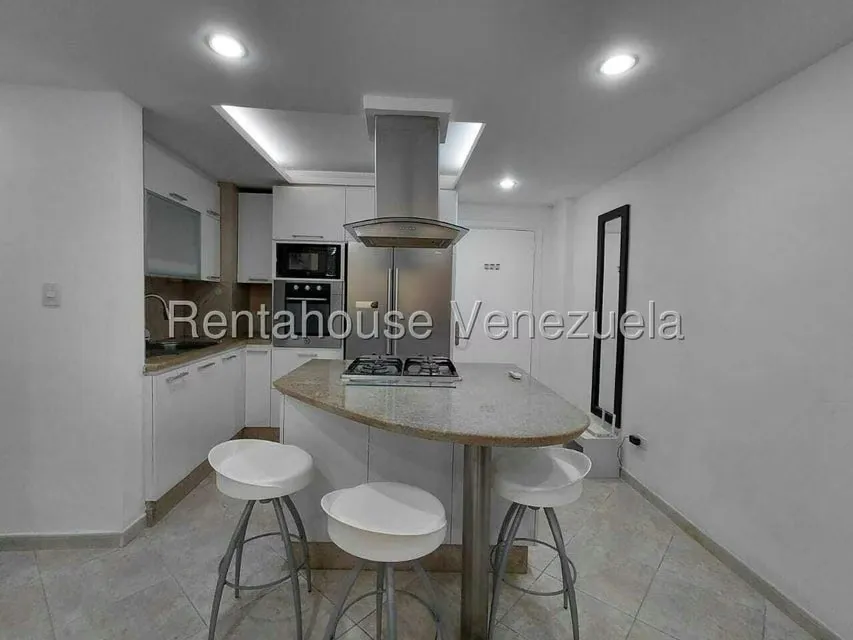 Apartamento (1 Nivel) en Alquiler en Los Palos Grandes, Distrito Metropolitano - 5