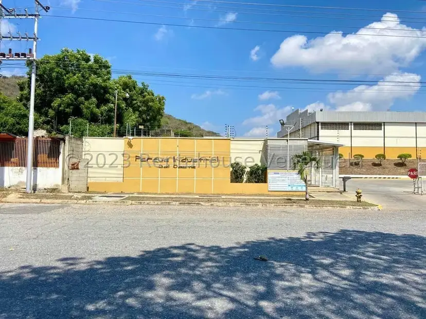 Comercial (Galpon - Deposito) en Alquiler en Zona Industrial 2, Lara