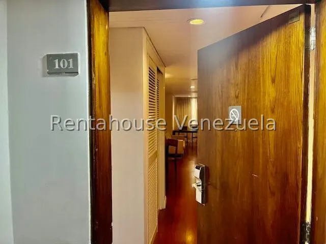 Apartamento (1 Nivel) en Venta en Chuao, Distrito Metropolitano - 2