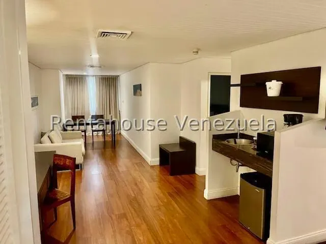 Apartamento (1 Nivel) en Venta en Chuao, Distrito Metropolitano - 3
