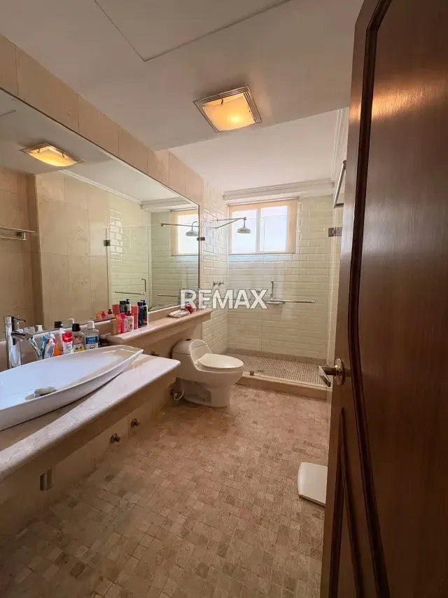 En venta Apartamento revestido en mármol al este de Barquisimeto Residencias Paris - 13