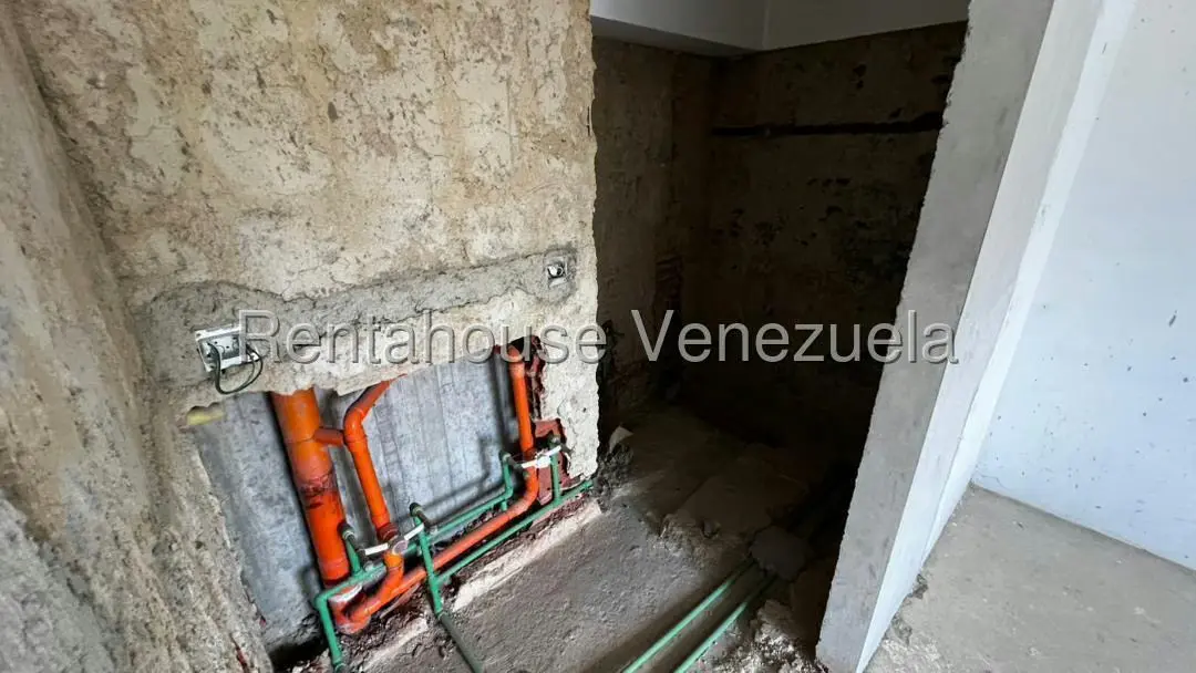 Apartamento (1 Nivel) en Venta en Los Samanes, Distrito Metropolitano - 2