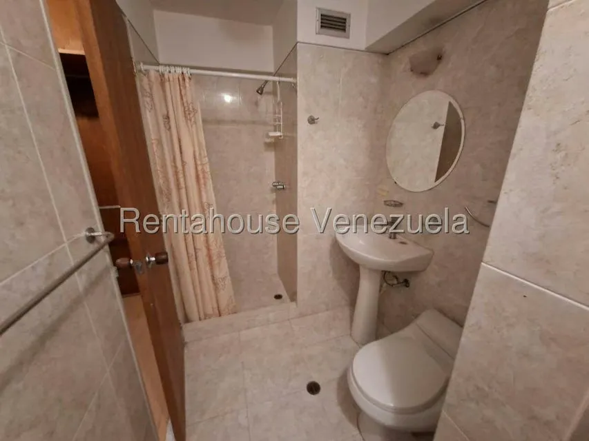 Apartamento (1 Nivel) en Alquiler en El Rosal, Distrito Metropolitano - 17