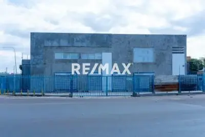 Local Comercial Con Galpón Ubicado En La Prolongación N.2